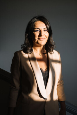 Portrait von Düzen Tekkal 