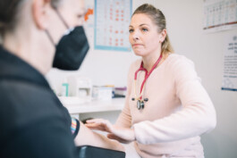 Katharina Kirsche in ihrer Hausarztpraxis in Bad Bevensen.