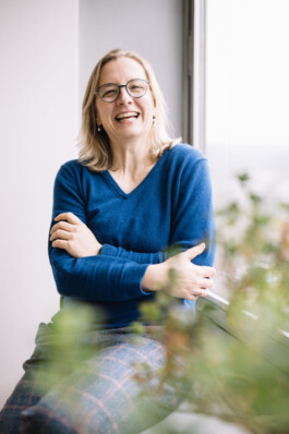 Portrait von Historikerin Inken Schmidt-Voges.