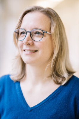 Portrait von Historikerin Inken Schmidt-Voges.