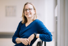 Portrait von Historikerin Inken Schmidt-Voges. 